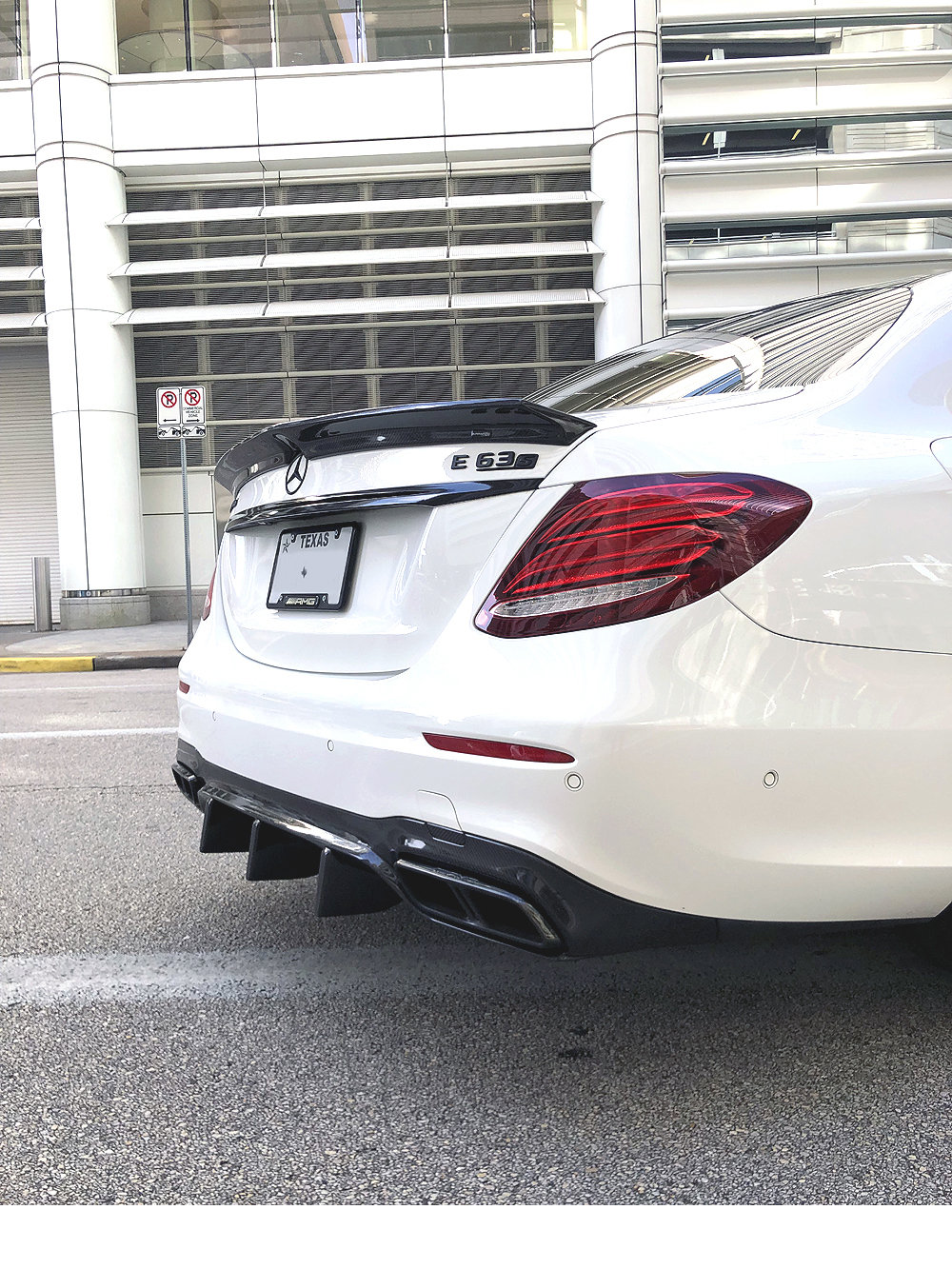 W213 E63/S Carbon Fiber Rear Trunk Spoiler