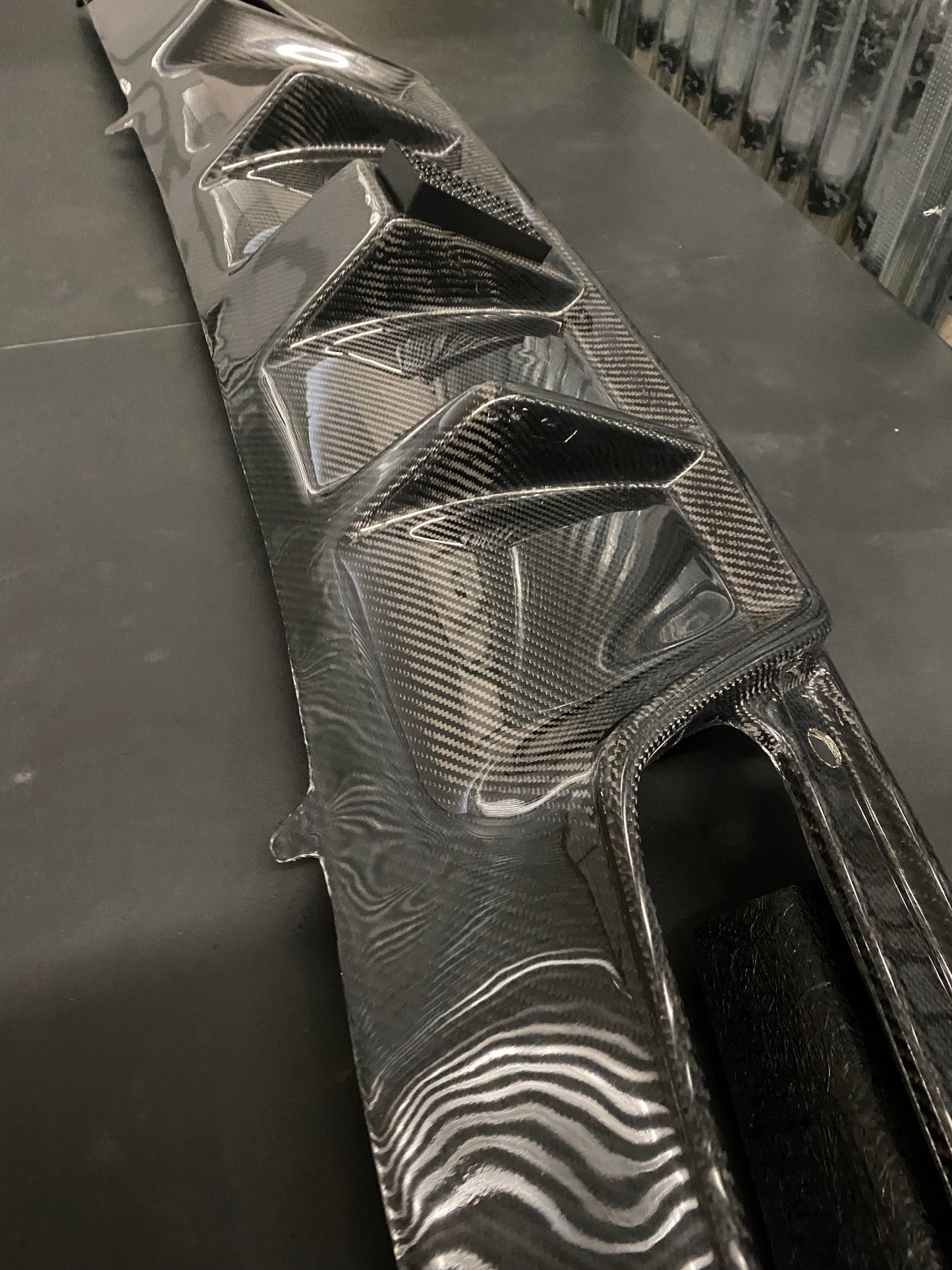 W205 DB Style rear diffuser with LED brake light
