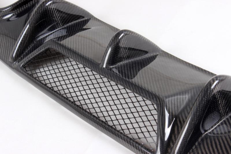 W204 C63 V Style Carbon Fiber Diffuser